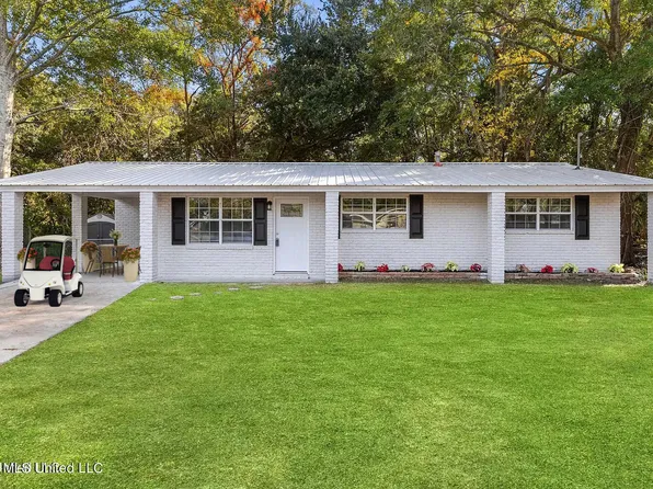 145 Lafayette Cir, Ocean Springs, MS 39564