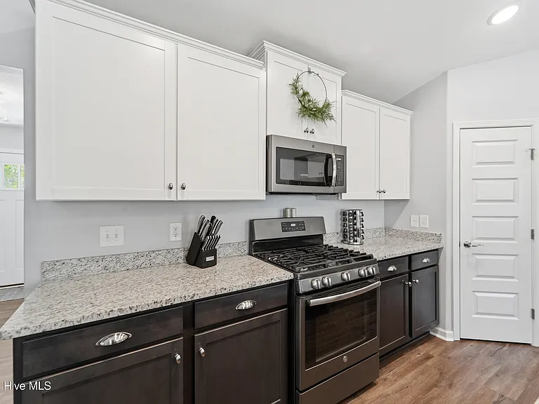 292 Independence Blvd — Photo 19