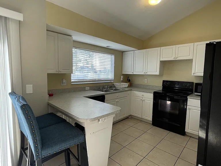 1602 SW 16th Ct — Photo 11
