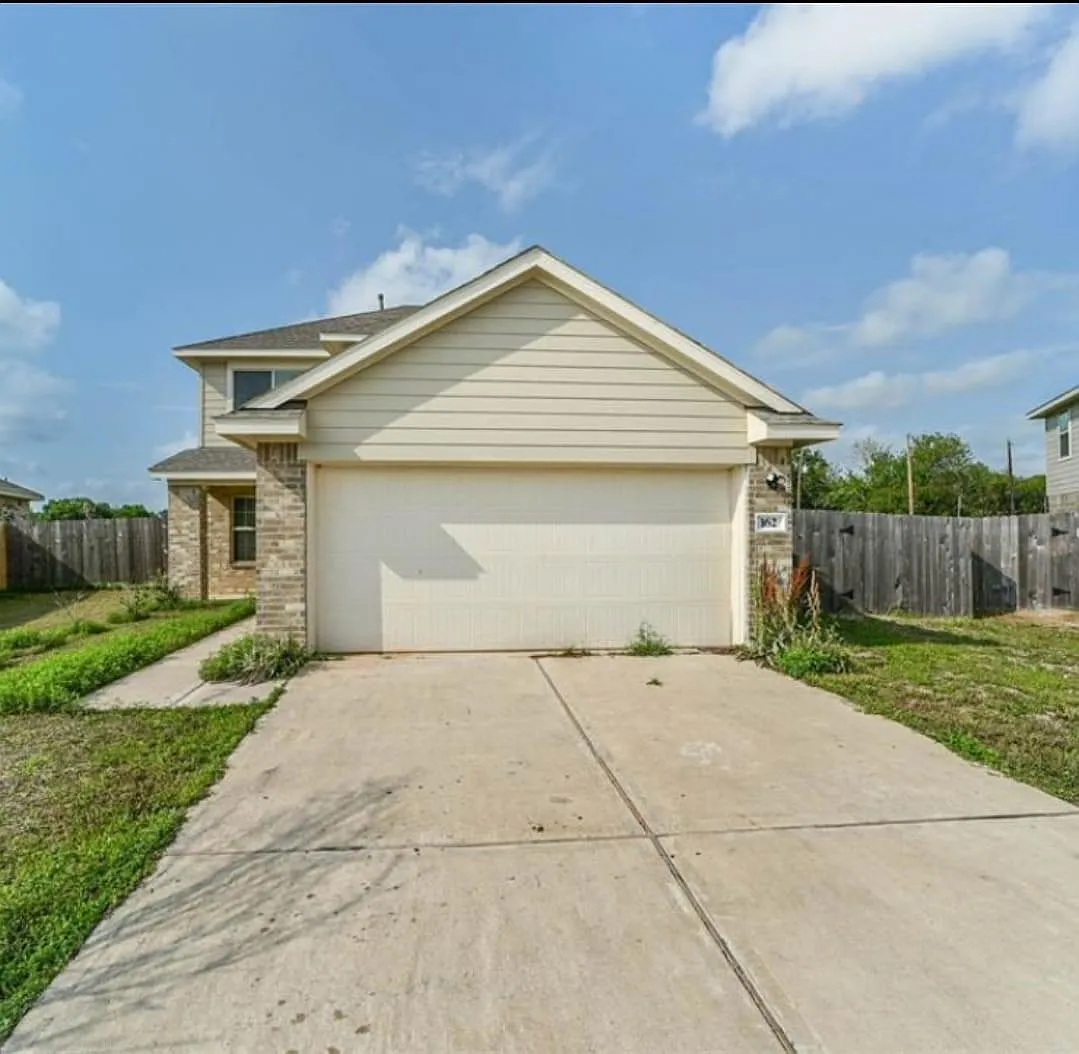 4 bed, 2.5 bath, 1814 sqft, $2,280 — Photo 3