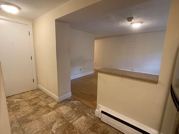 4th image of 134 Saint Marys St #1413ee96e