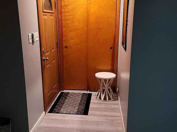 2nd image of 176 W 27th St