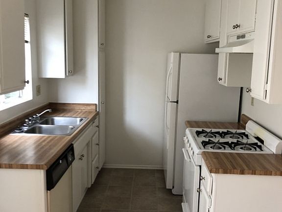 5th image of 1616 Barry Ave APT 105