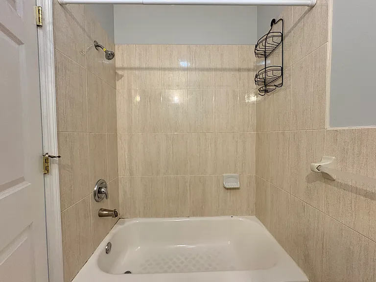 180 Ferry St #1B — Photo 5