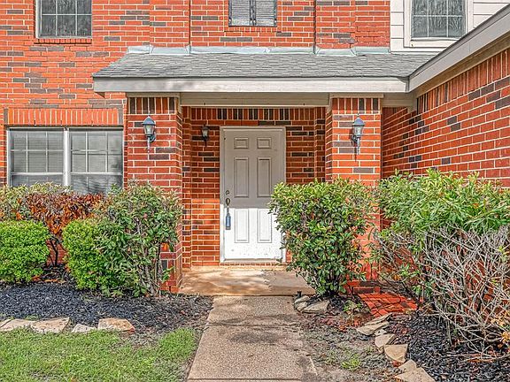 5th image of 3907 S Brook Garden Ln