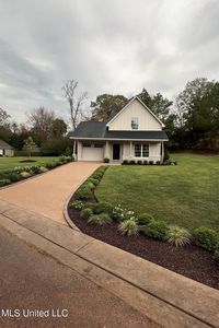 104 Autumnwood Cv, Batesville, MS, 38606