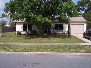 998 NE Hampshire Ave, Malabar, FL 32905
