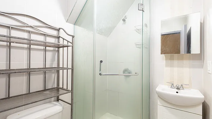 Rented by Nooklyn NYC LLC | media 3