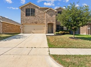 636 River Rock Dr, Azle, TX 76020