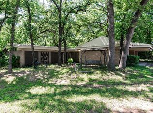 2202 Los Robles Dr, Grapevine, TX 76051