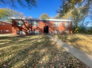 615 SW Summit Ave #2, Topeka, KS 66606