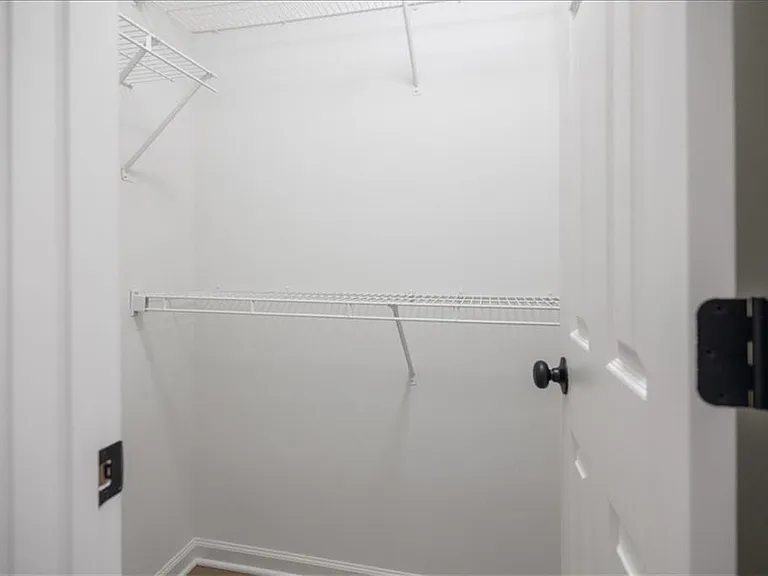 4033 Ravenwood Ct — Photo 28