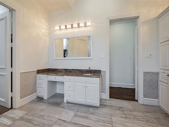 3rd image of 6409 Twin Oaks Dr