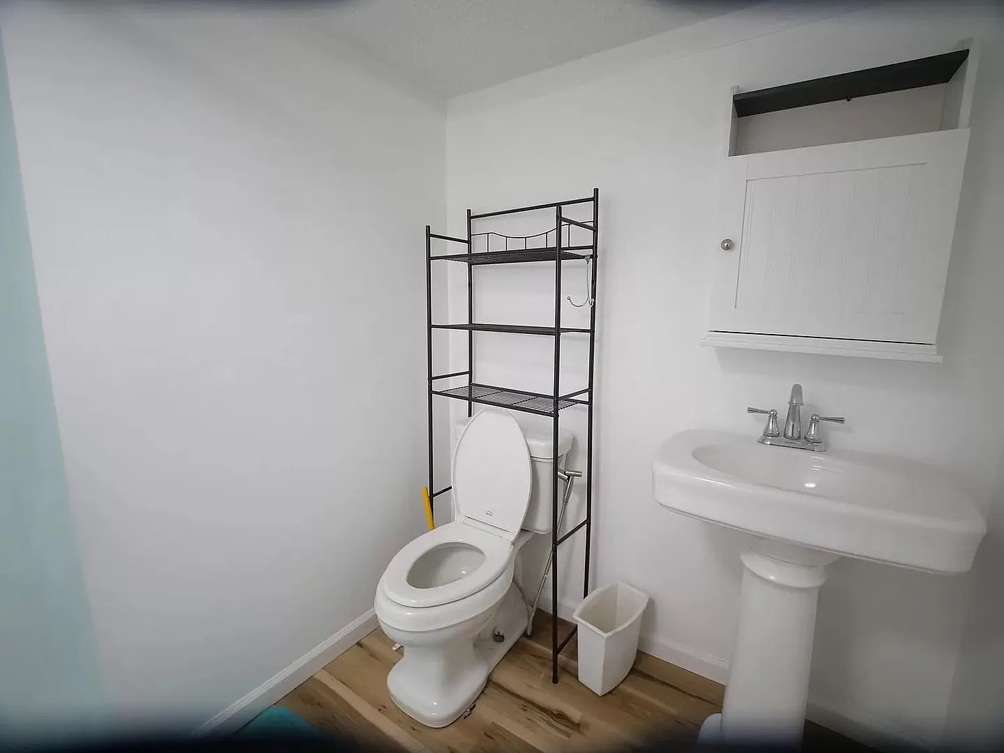 Studio Apartment for Rent at Dixon Dr — Photo 1
