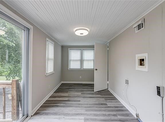 5th image of 30 E Pocahontas Ln