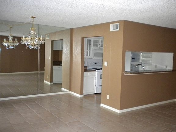 4th image of 3500 Carmen Blvd #1505