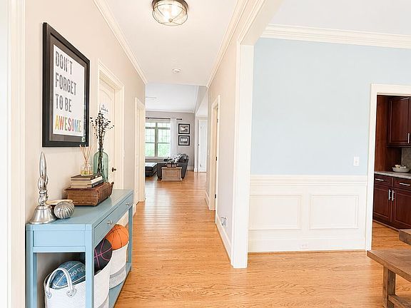 3rd image of 104 Martele Ct