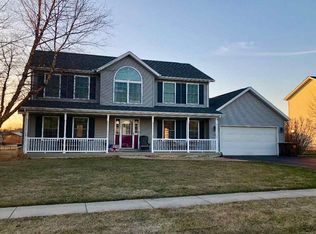 738 Oxford Dr, Byron, IL 61010