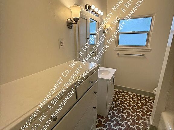 4th image of 209 Belmont Ave APT E