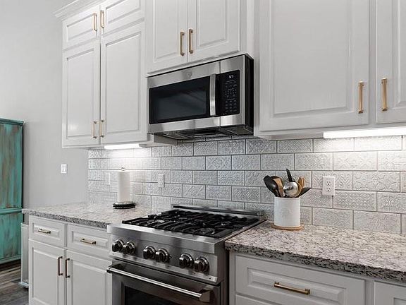 5th image of 6305 Bentwood Dr