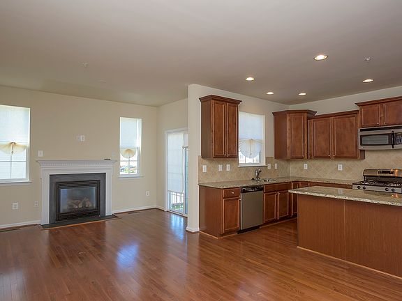 5th image of 1001 Stegman Pl