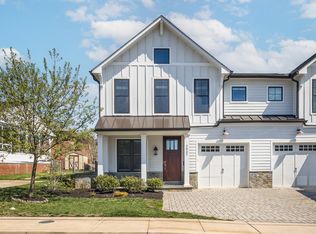 2027 N Dinwiddie St, Arlington, VA 22207