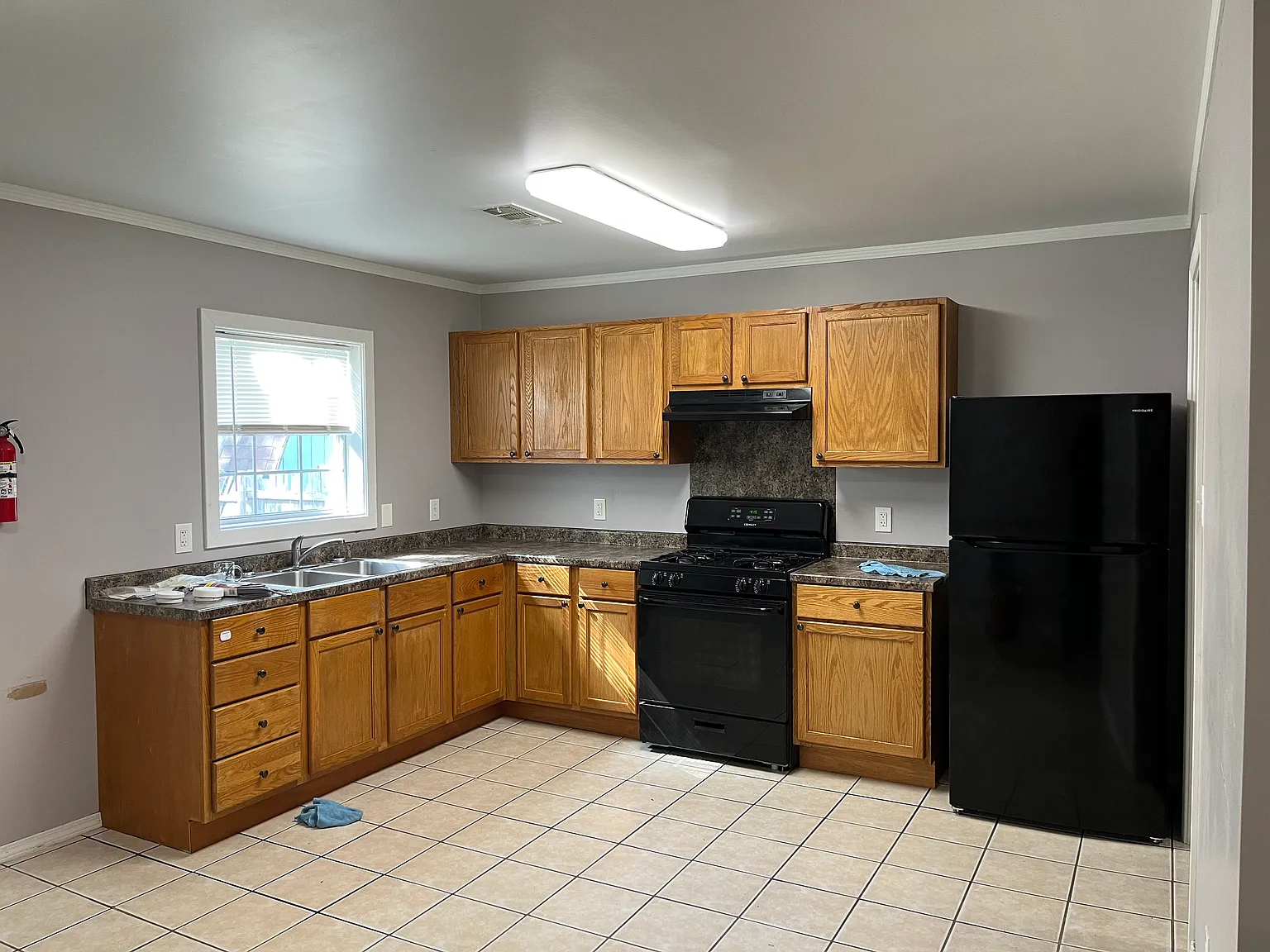 3 bed, 1400 sqft, $1,050 — Photo 3