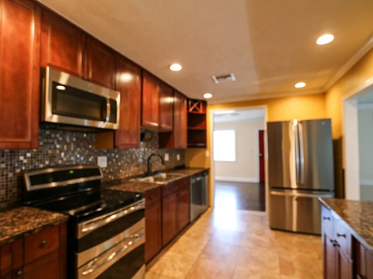 4419 W Euclid Ave — Photo 11