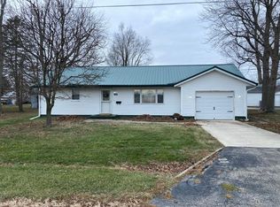 1201 Linden St, Delavan, IL 61734