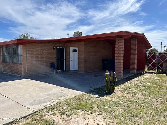 4th image of 821 W Hawaii Dr