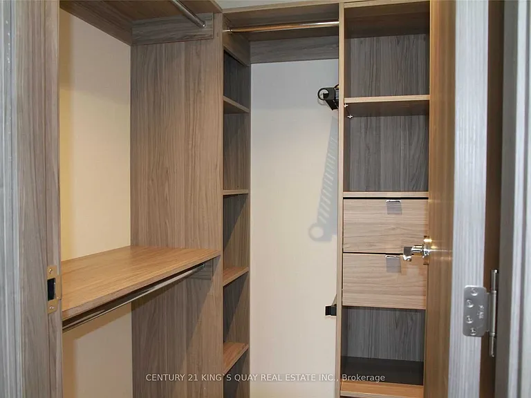85 McMahon Dr #3701 — Photo 18