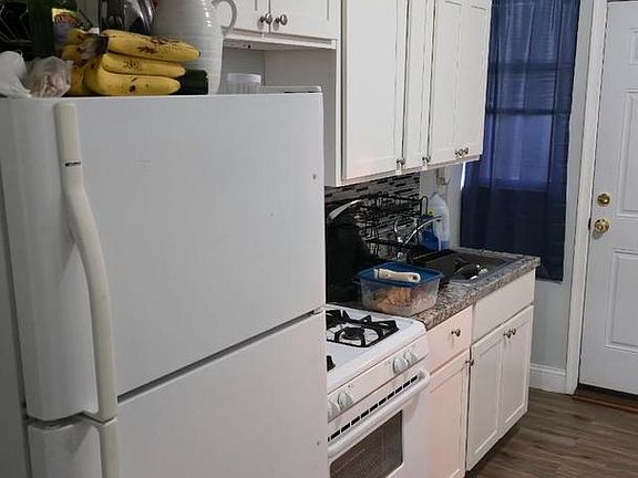 4th image of 2413 Reisterstown Rd