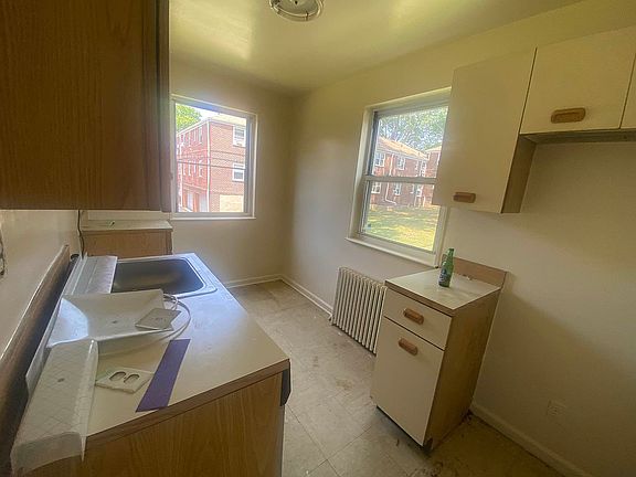 5th image of 68-45 Cloverdale Blvd #A