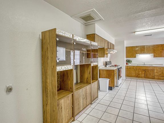 5th image of 5829 Snark Ln