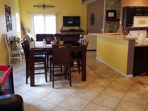 3rd image of 1435 E Camino Chavinda