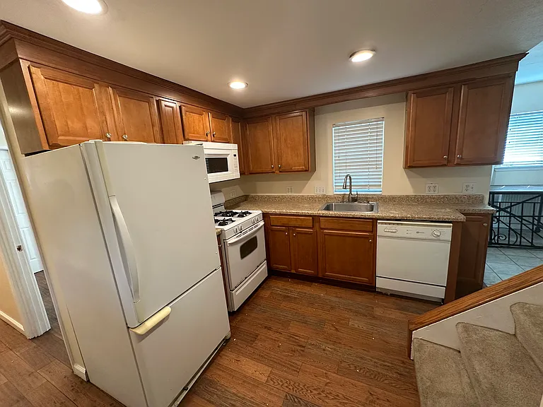 1822 Mary St #2 — Photo 11