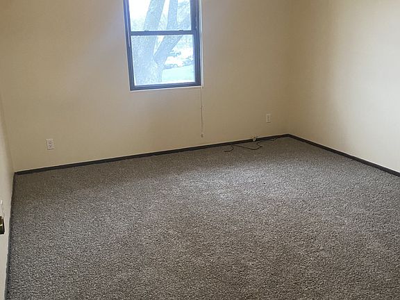 5th image of 3021 Lovers Ln APT B