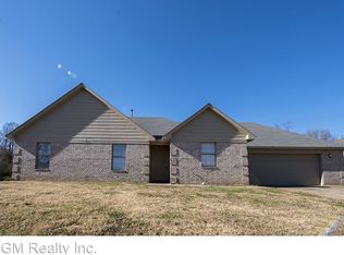 4361 Oaks Royal Dr, Memphis, TN 38128