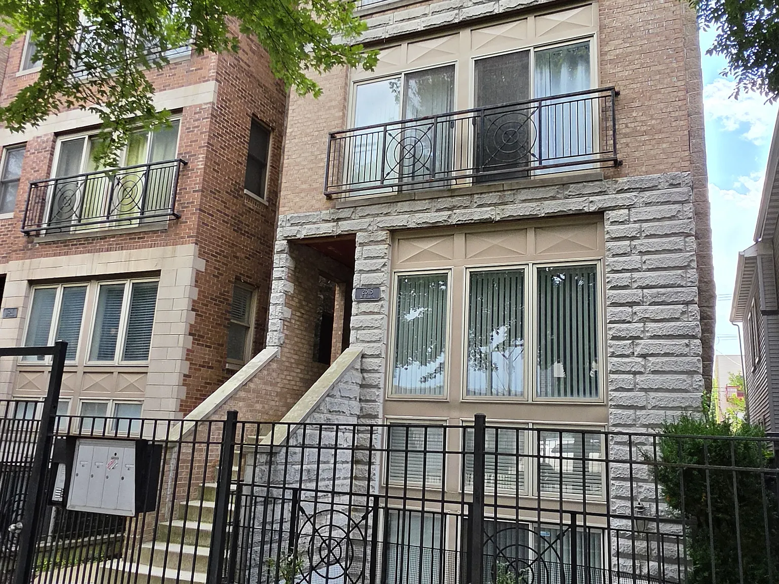 2 bed, $2,350 — Photo 1