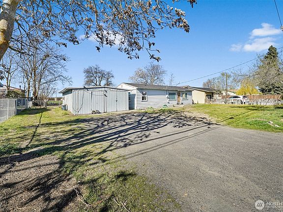 2nd image of 4064 Airway Drive NE