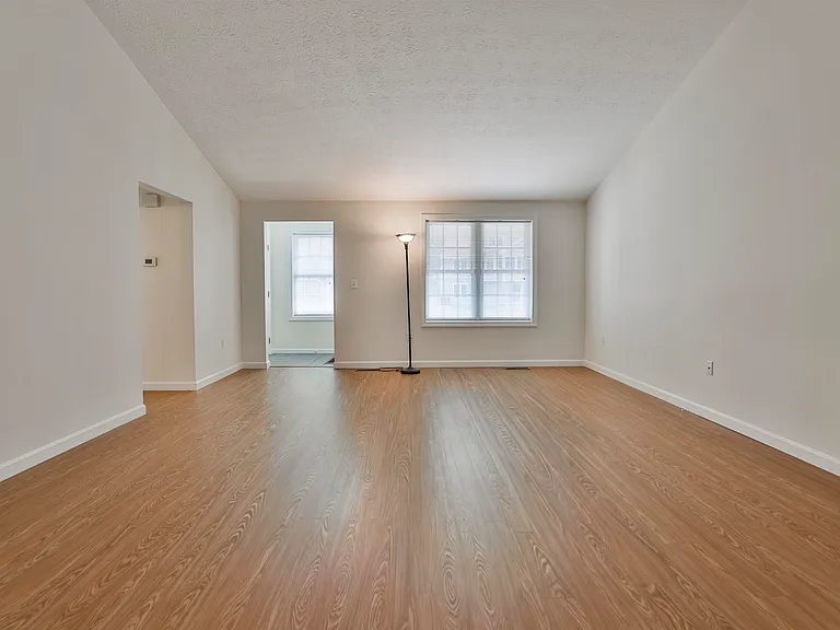 4 Myopia Ln — Photo 7