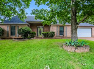 8730 Raspberry Ln, Cordova, TN 38016