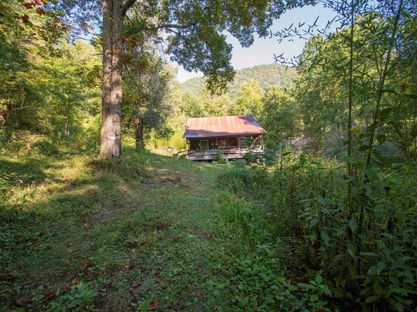 1916 Upper Tuskeegee Rd, Robbinsville, NC 28771