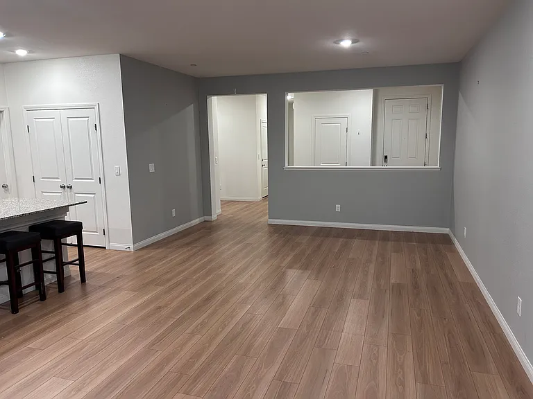 10855 Gentle Crest Ave — Photo 7
