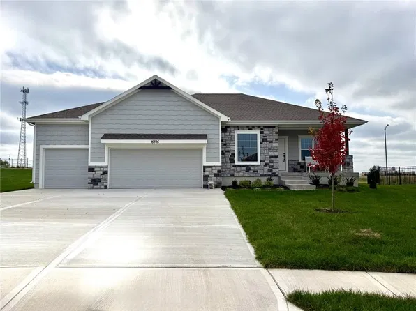 15595 N Sheridan Ct, Basehor, KS 66007