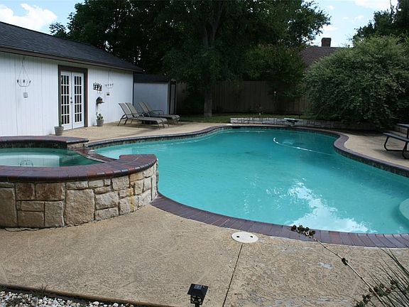 4th image of 705 E Murco Dr