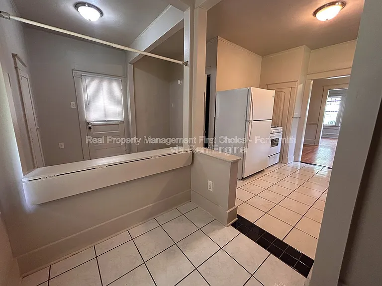 811 N 41st St — Photo 11
