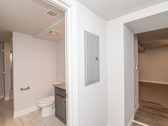 5th image of 230 W Dunklin St #B02
