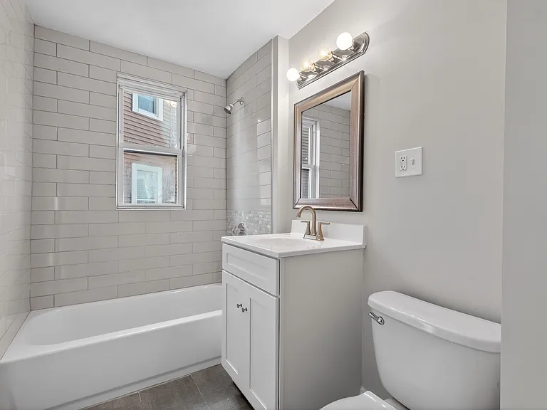 17 Chelmsford St #3 — Photo 9