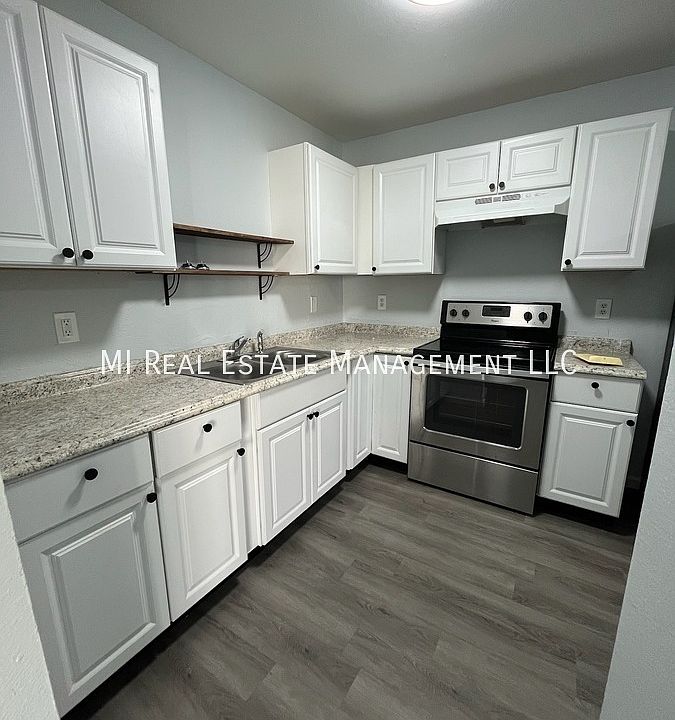 1st image of 326 Stratford Way APT 2